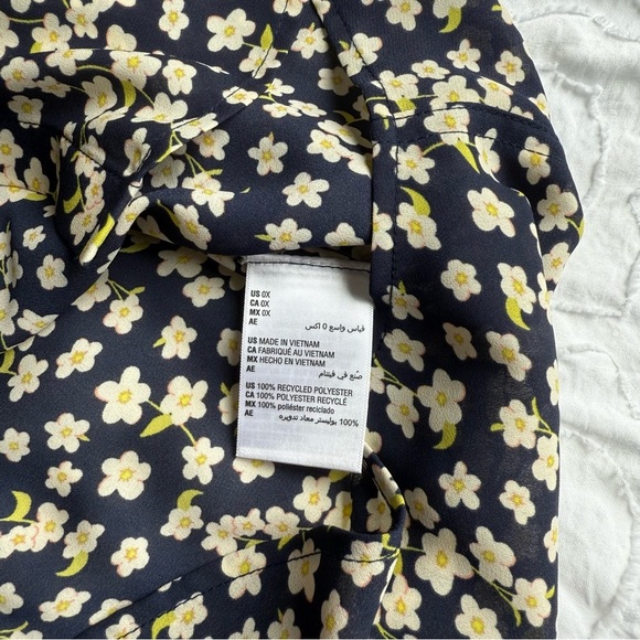 On 34th Floral Navy Yellow Flowers Button-Up Blouse - Picture 7 of 7